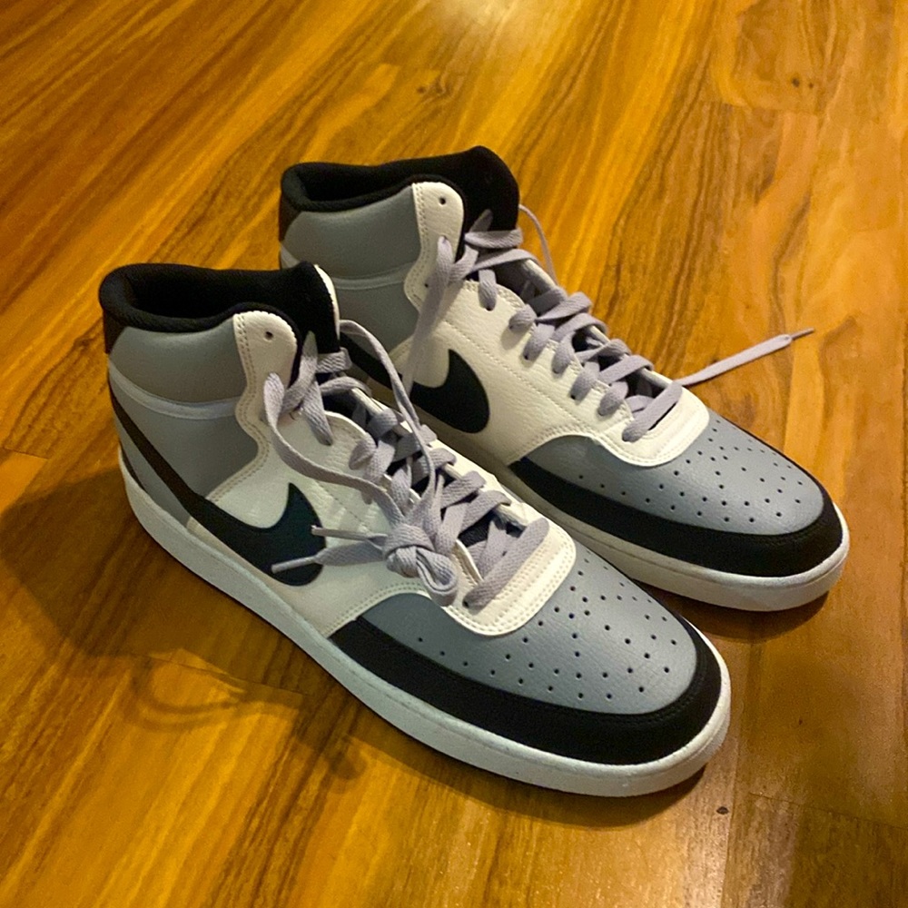 Nike court vision . Never been worn before.